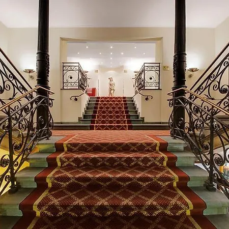 Halm Hotel 4*